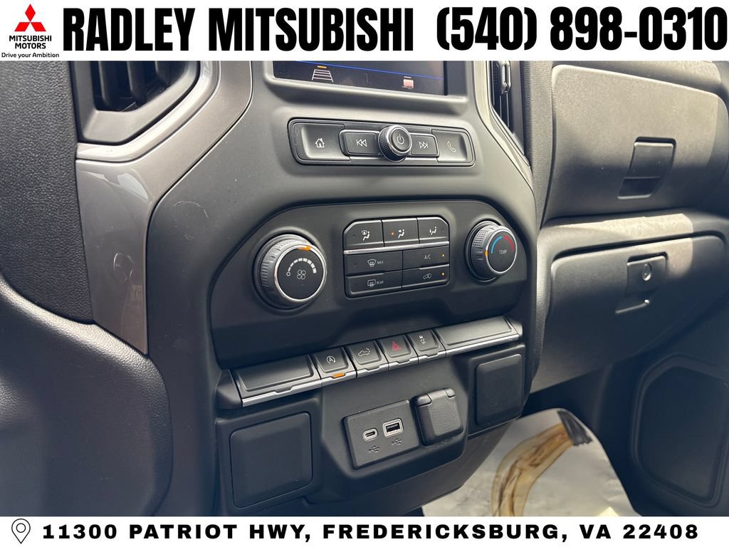 Used 2022 Chevrolet Silverado 1500 Custom w/ LPO, Dark Essentials Package AWD/4WD image 10