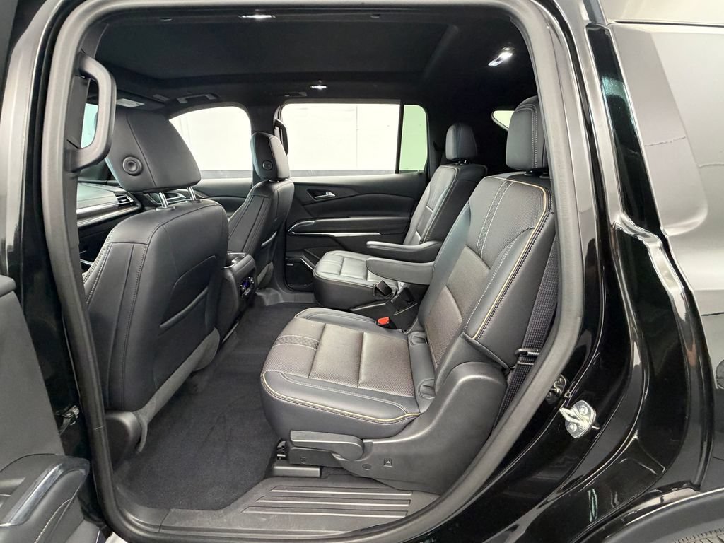 Used 2025 Chevrolet Traverse High Country FWD image 20