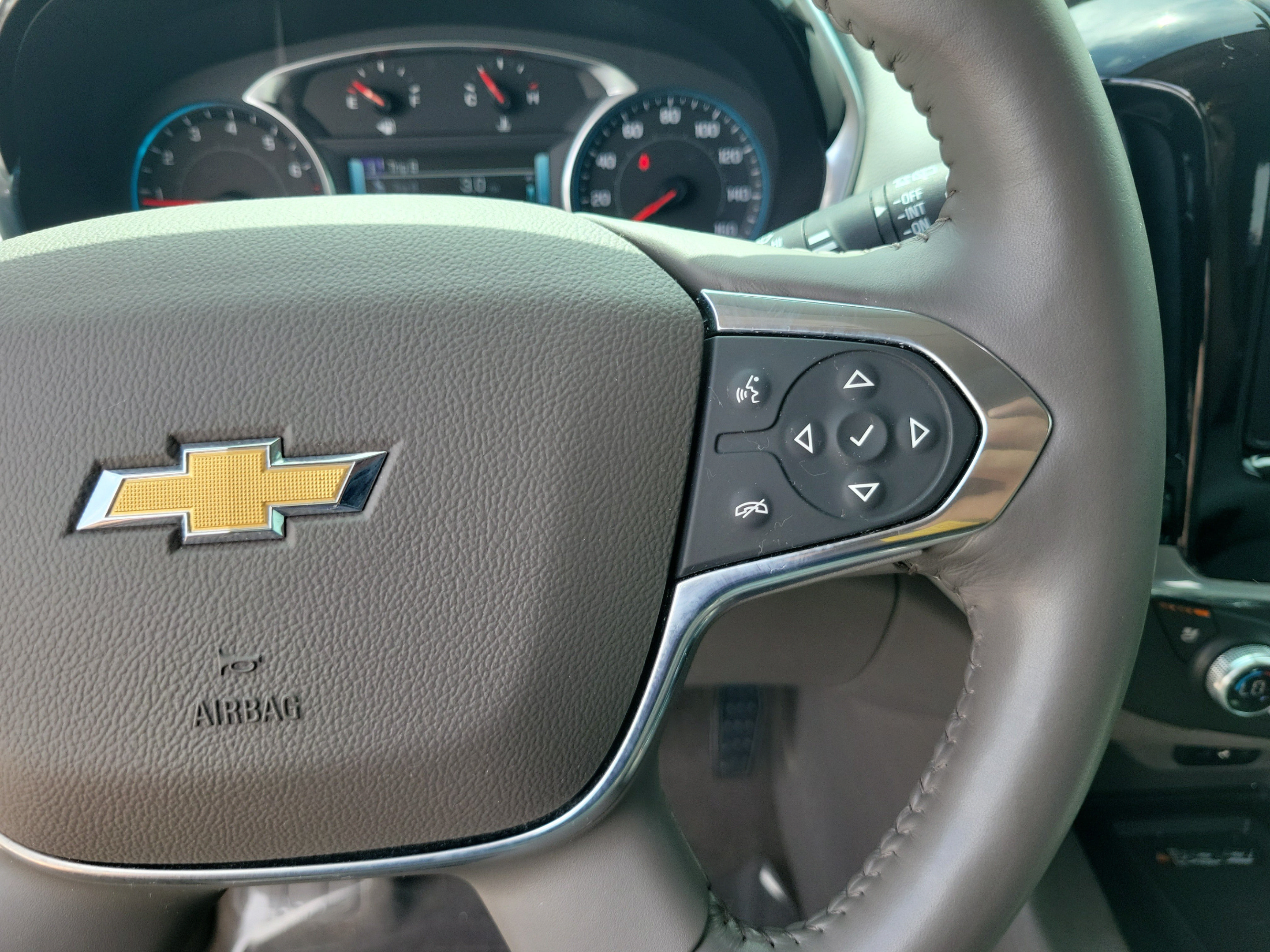 Used 2018 Chevrolet Traverse Premier w/ Driver Confidence II Package FWD image 13