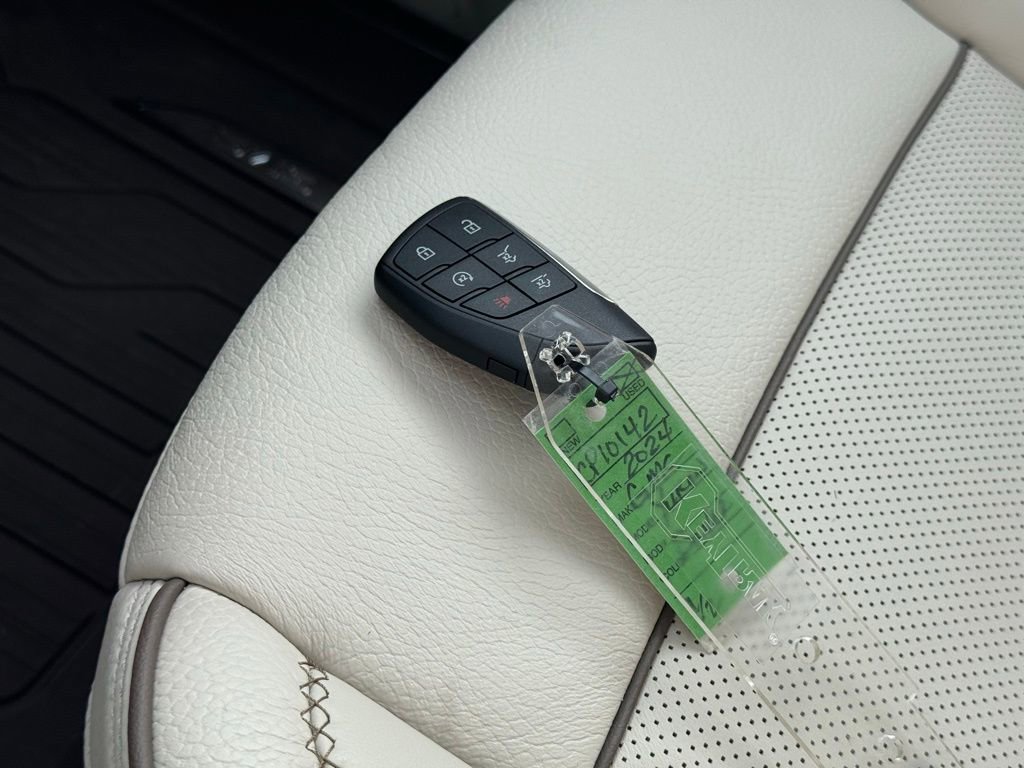 Used 2024 GMC Yukon Denali w/ Advanced Technology Package image 42