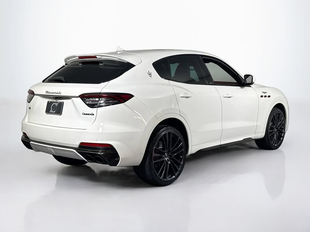 Used 2022 Maserati Levante Trofeo AWD/4WD image 5