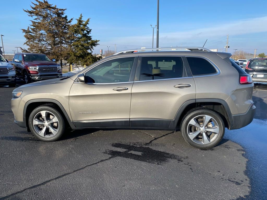 Used 2019 Jeep Cherokee Limited w/ Trailer Tow Group image 6