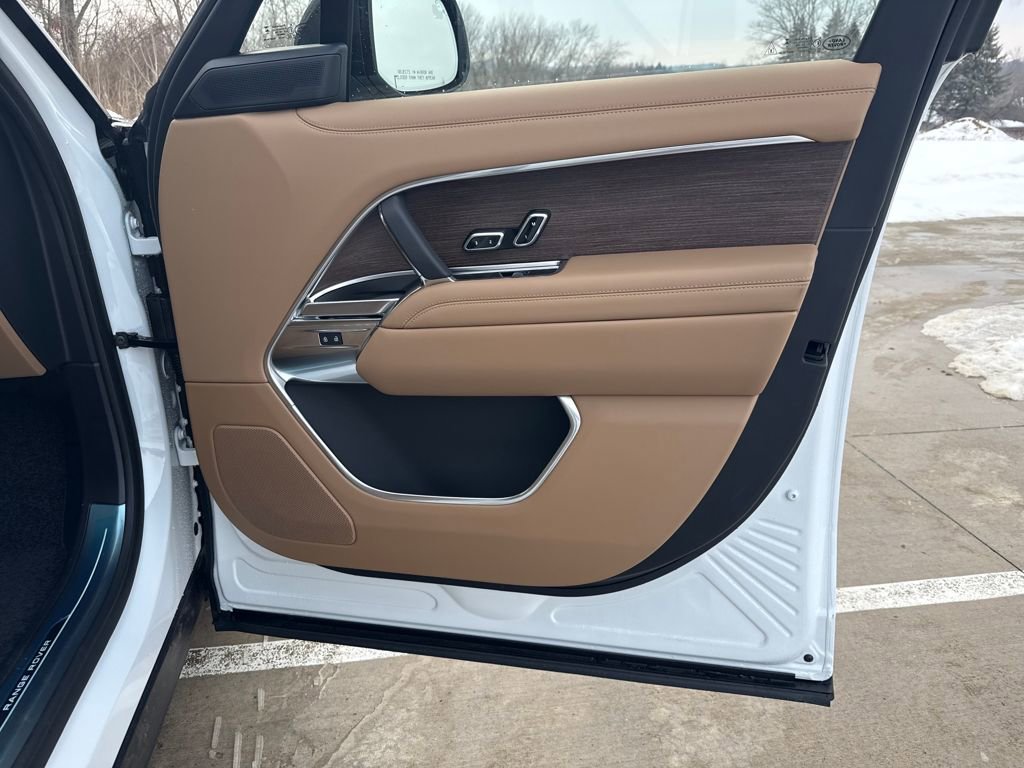 New 2026 Land Rover Range Rover Long Wheelbase SE image 15