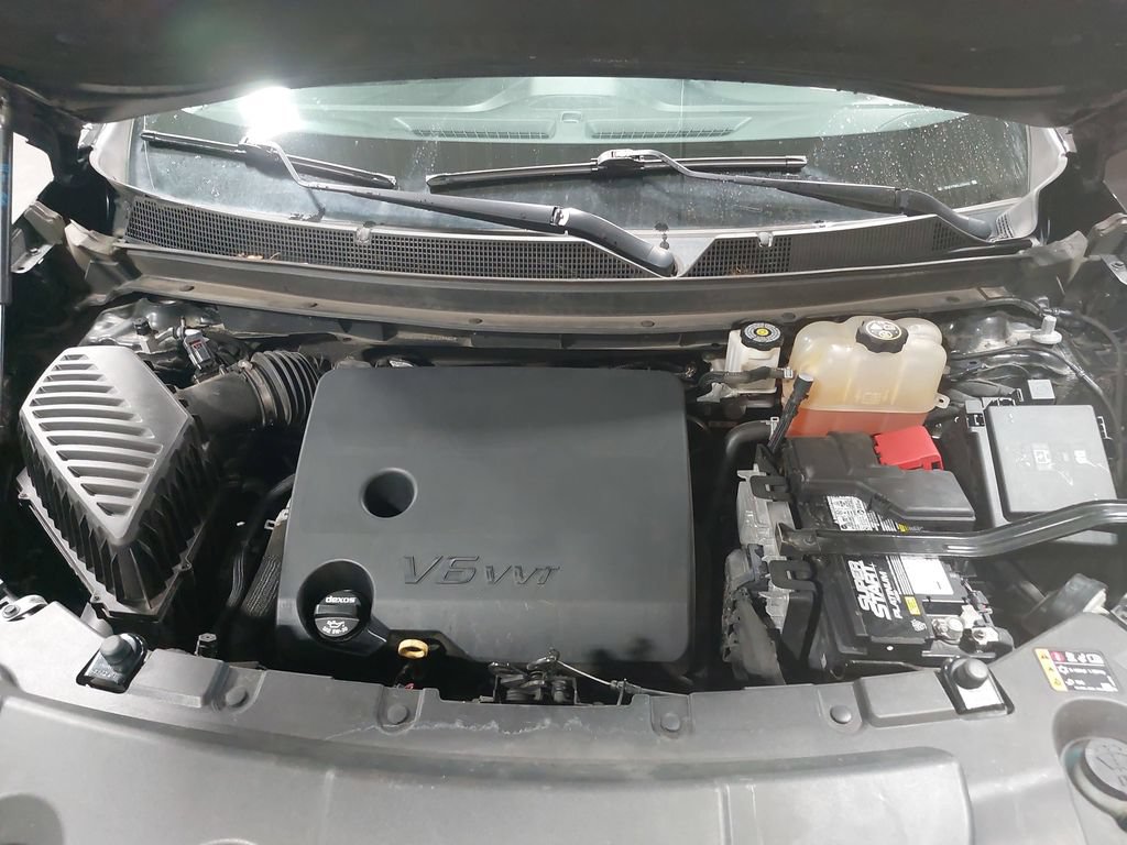 Used 2020 Chevrolet Traverse LS w/ LPO, Floor Liner Package AWD/4WD image 30