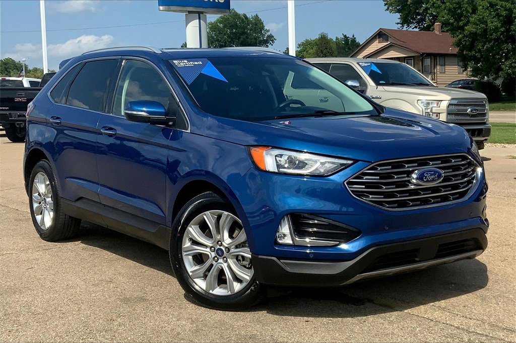Used 2020 Ford Edge Titanium image 2