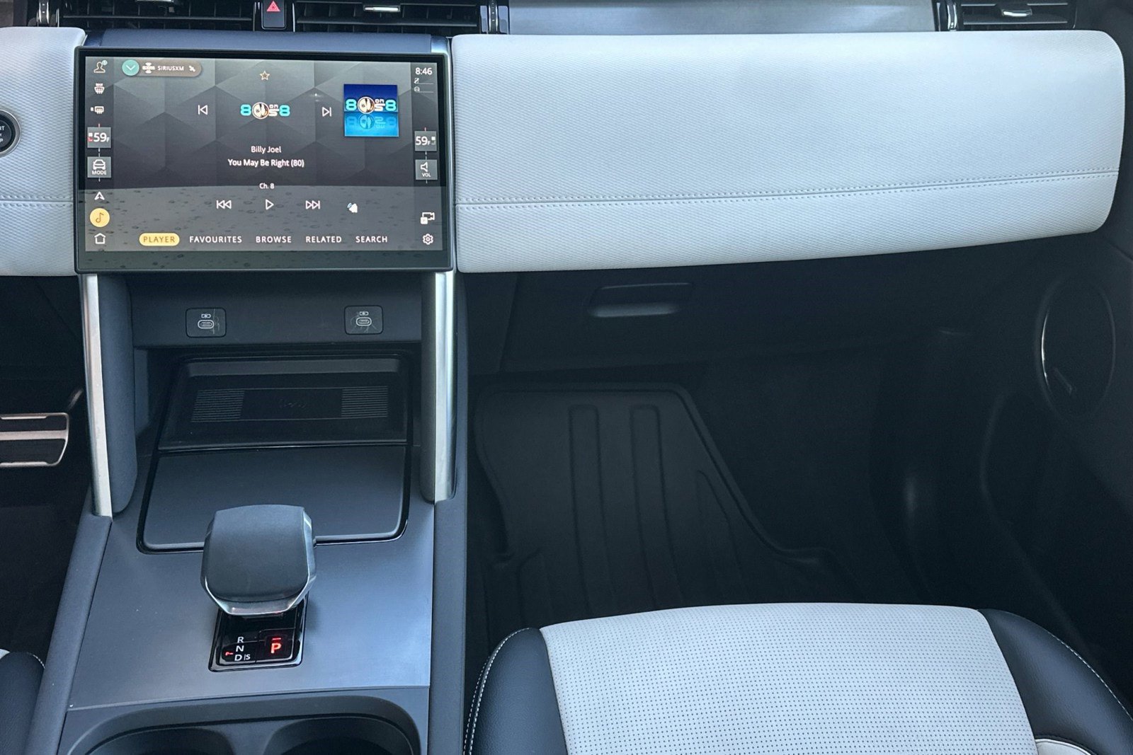 Certified 2025 Land Rover Discovery Sport Dynamic SE image 29