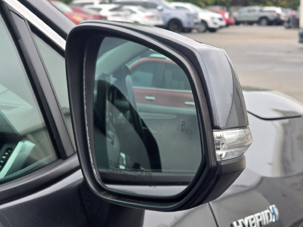 Used 2021 Toyota RAV4 XLE w/ Convenience Package AWD/4WD image 22