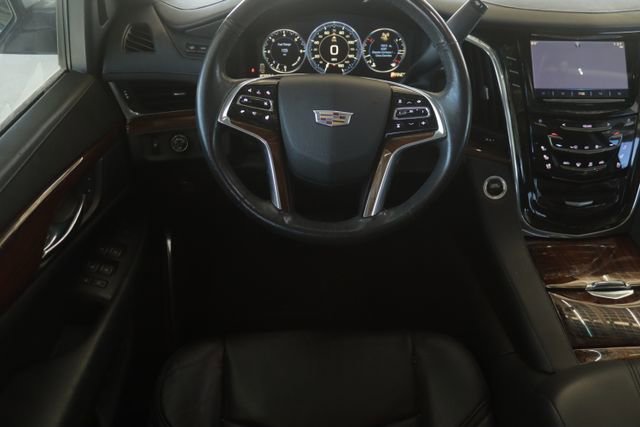 Used 2015 Cadillac Escalade Premium image 30