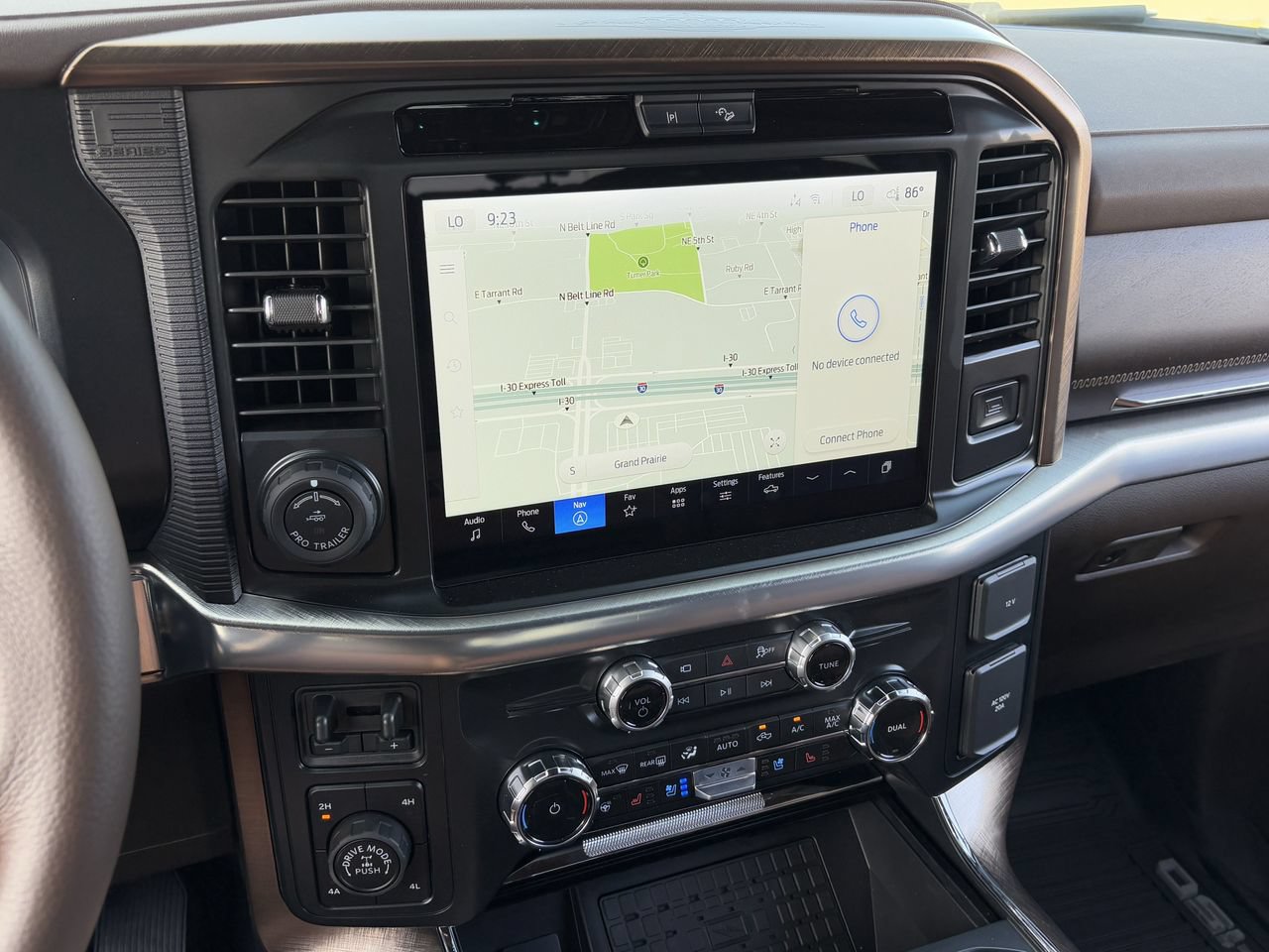 New 2025 Ford F150 King Ranch w/ FX4 Off-Road Package AWD/4WD image 18