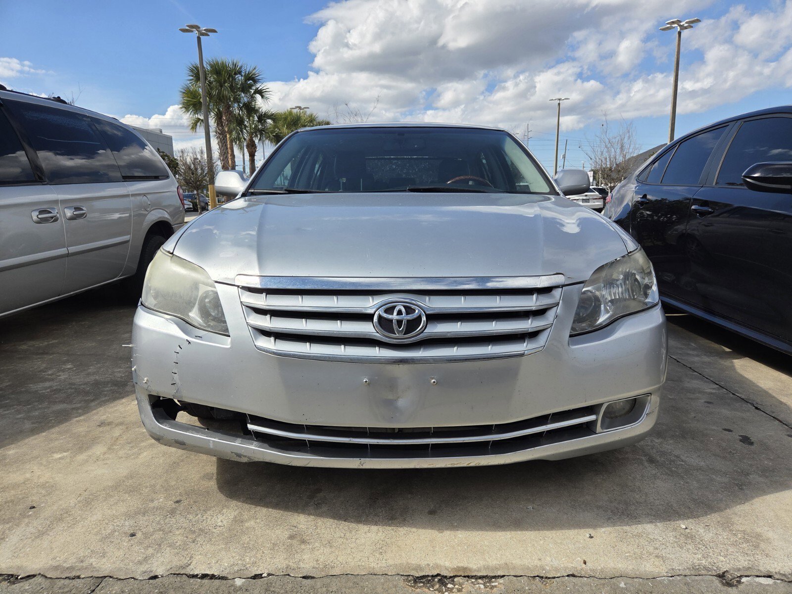 Used 2005 Toyota Avalon Limited image 2