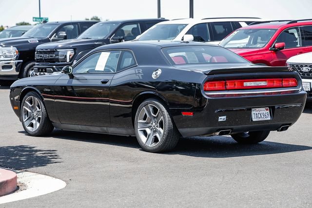 Used 2013 Dodge Challenger R/T RWD image 2