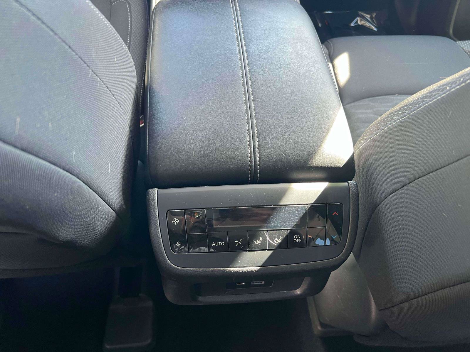 Used 2022 Nissan Pathfinder SV w/ SV Premium Package AWD/4WD image 25