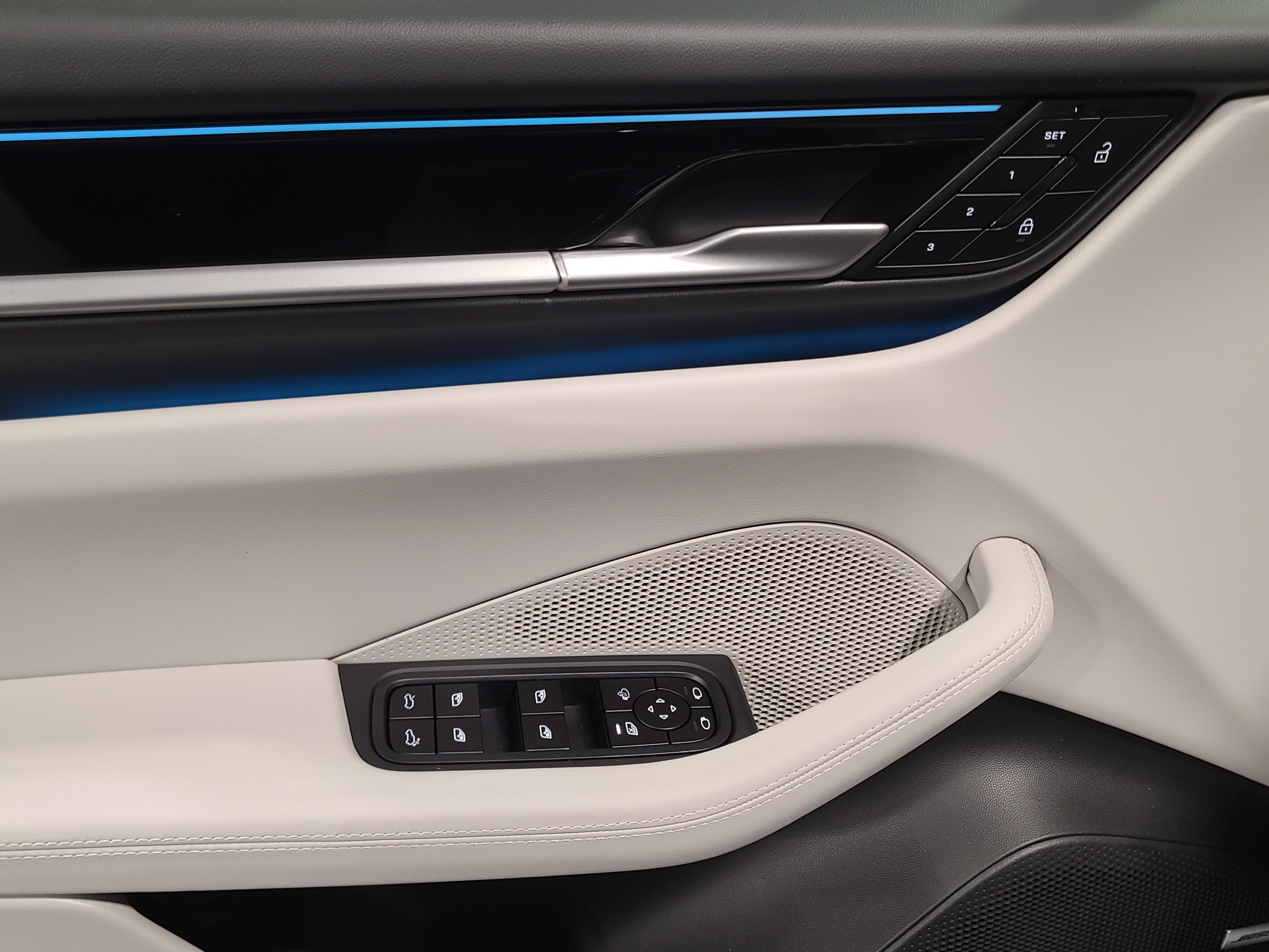 New 2026 Porsche Macan Electric RWD image 14