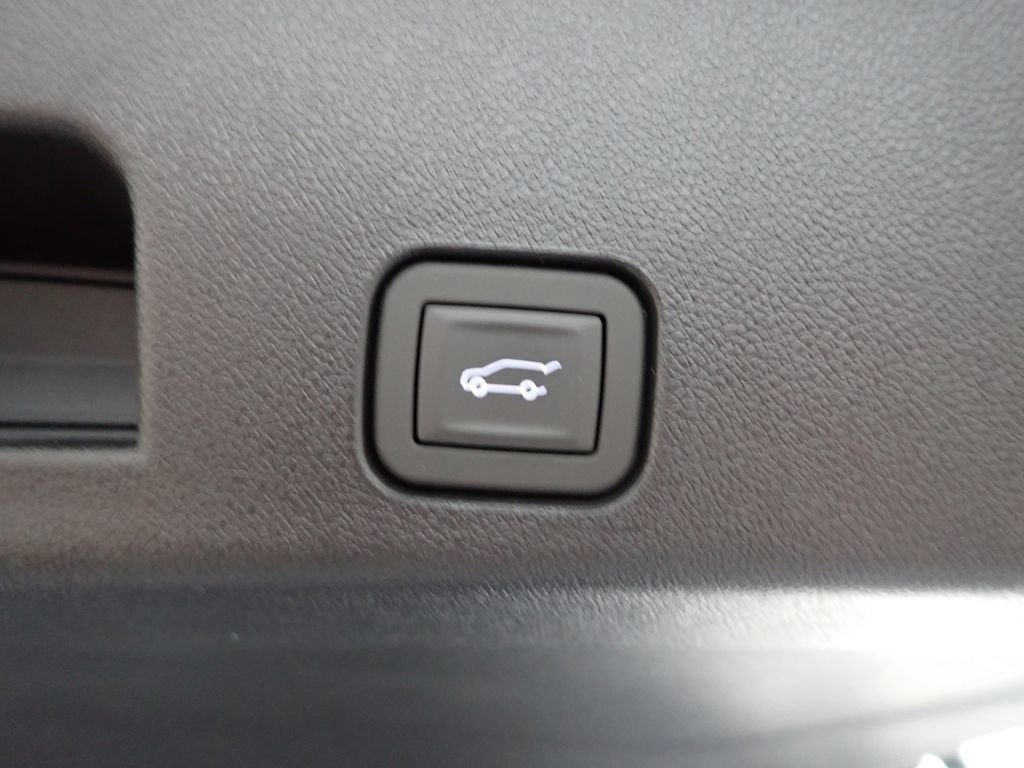 New 2026 Chevrolet Traverse LT w/ Midnight/Sport Edition image 13