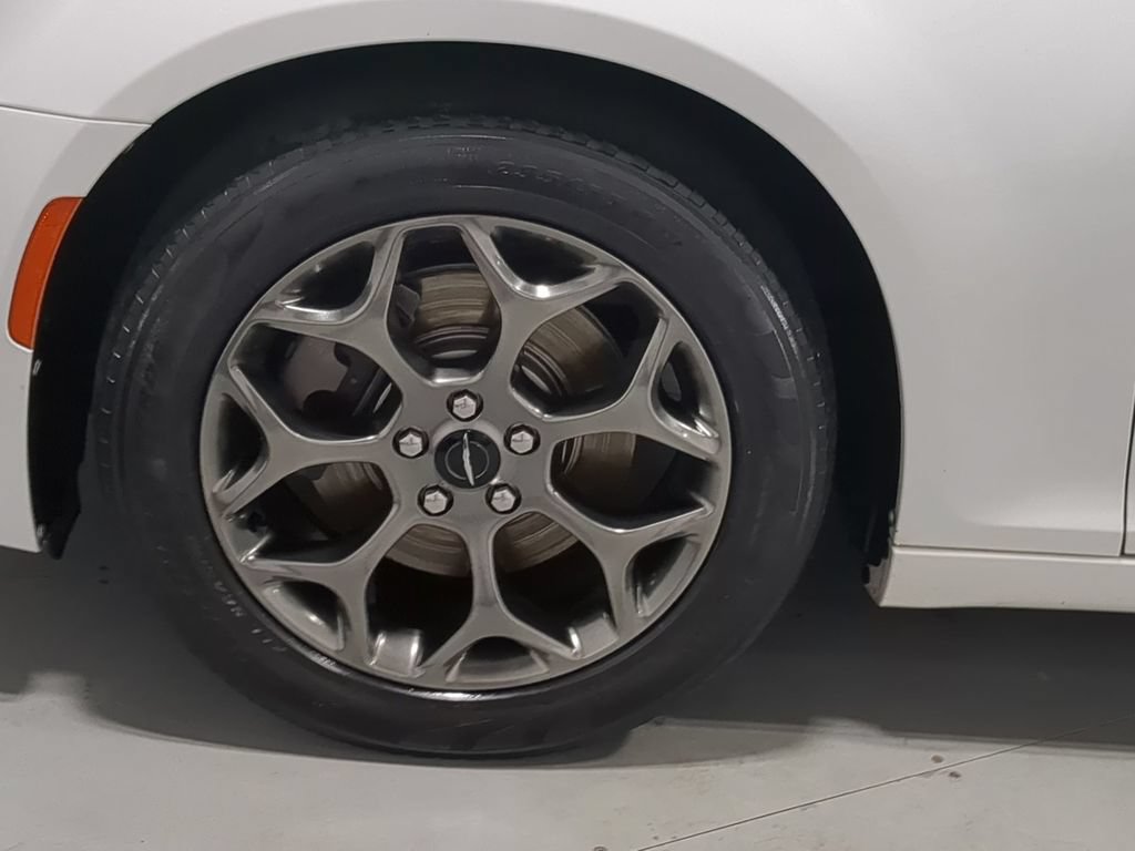 Used 2017 Chrysler 300 S AWD/4WD image 17