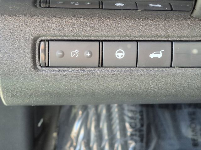 Used 2025 Nissan Pathfinder SV AWD/4WD image 10