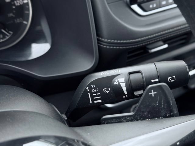 Used 2023 Nissan Rogue SV AWD/4WD image 28
