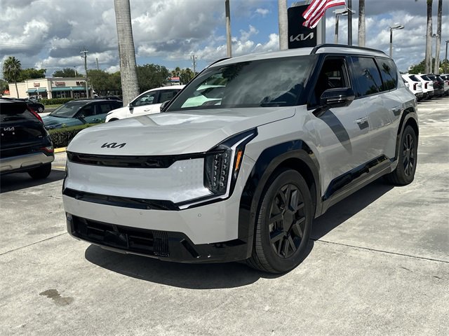 Used 2026 Kia EV9 Land w/ Nightfall Edition Package image 2