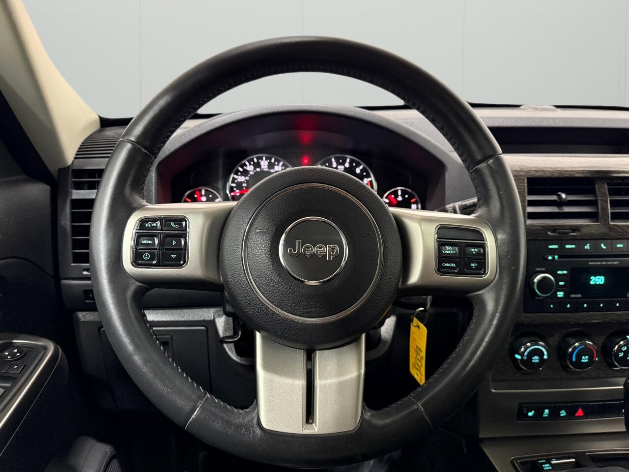 Used 2012 Jeep Liberty Limited Jet image 38