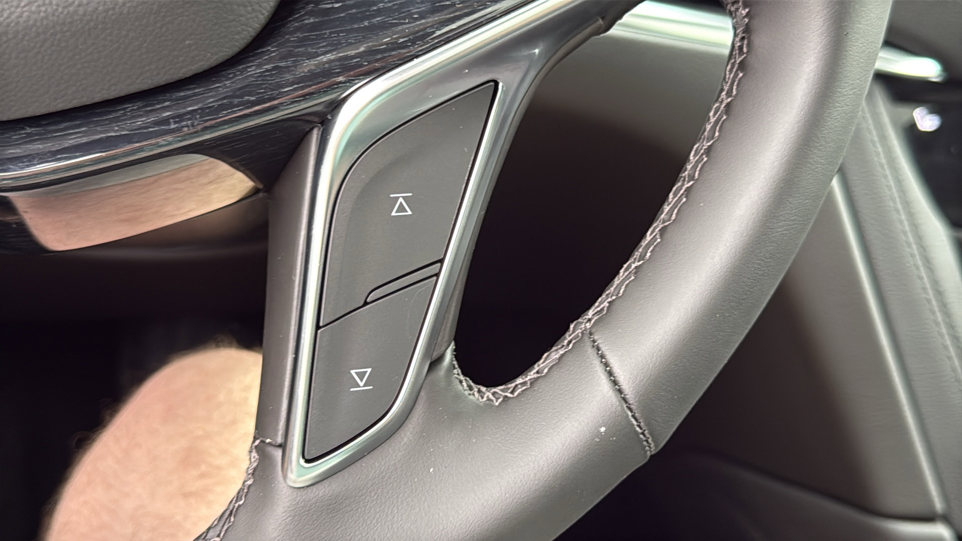 New 2026 Cadillac XT5 Premium Luxury w/ LPO, Floor Liner Package image 18