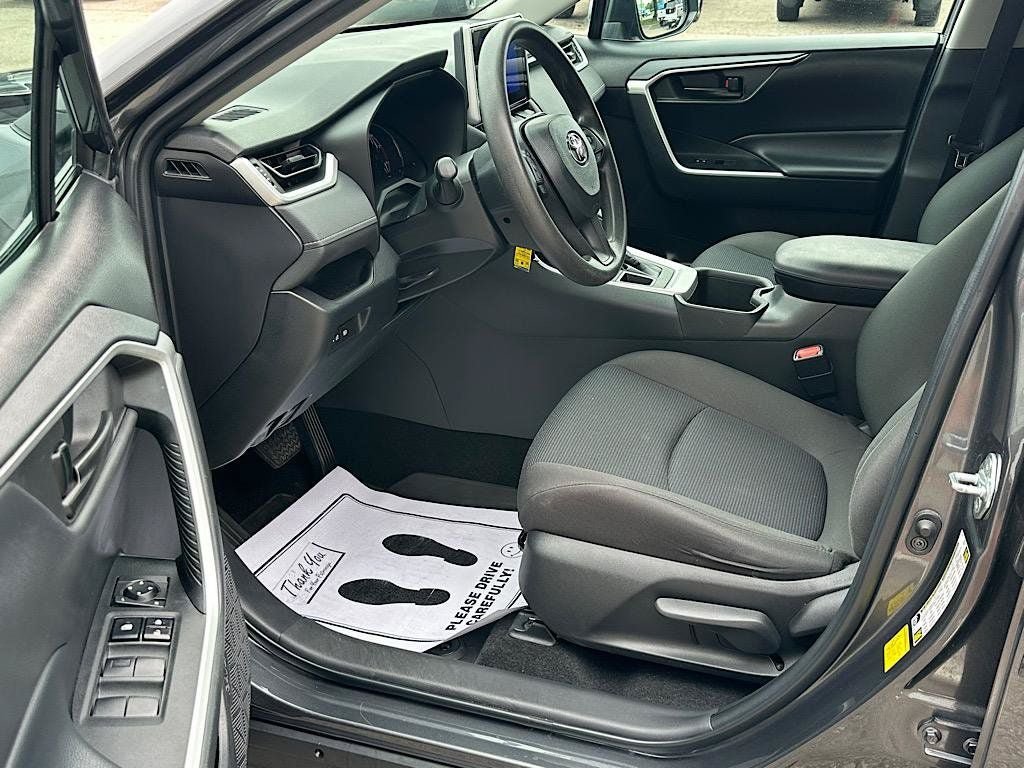 Certified 2023 Toyota RAV4 LE AWD/4WD image 12