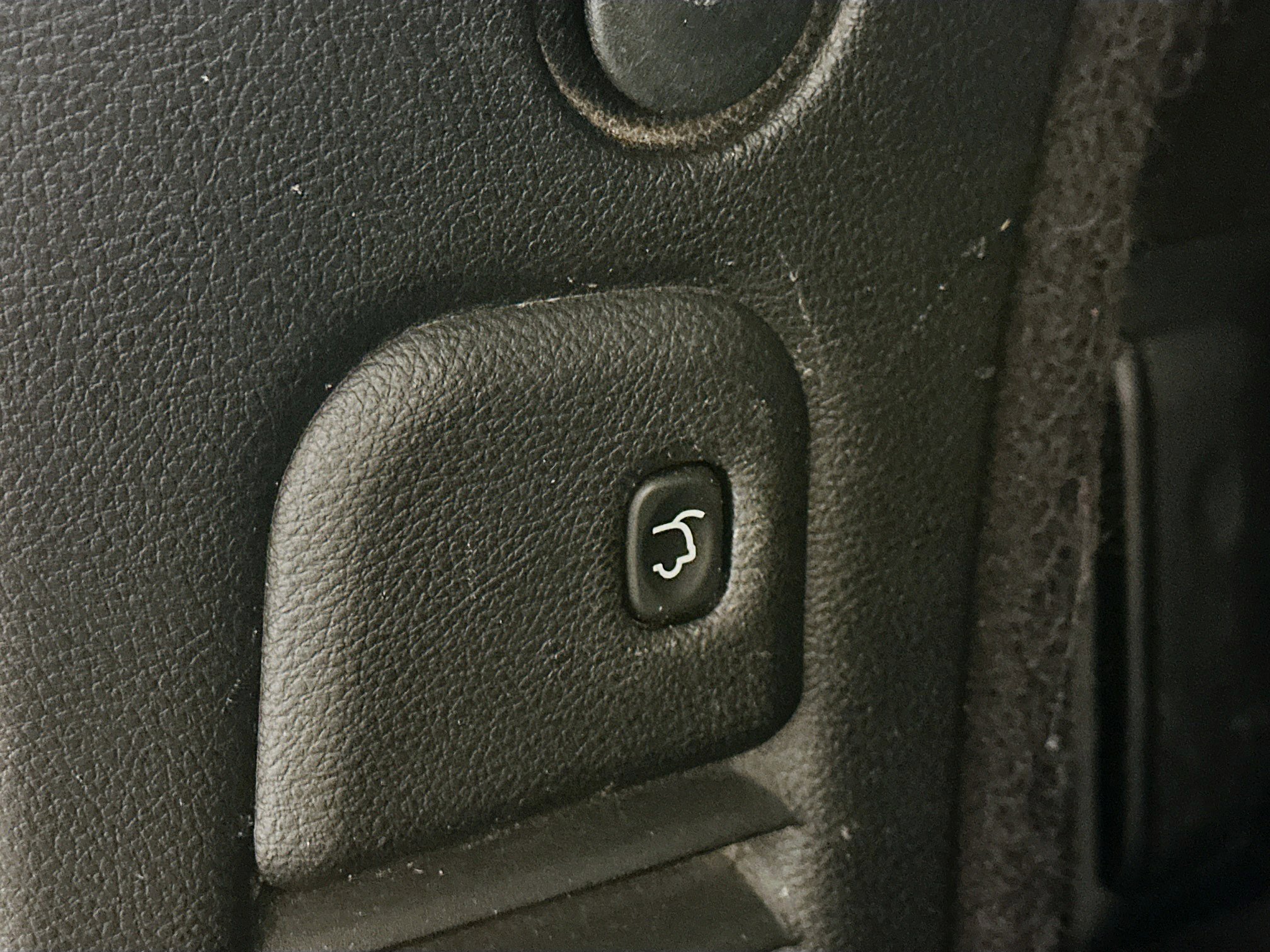 Used 2015 Dodge Durango Limited w/ Nav & Power Liftgate Group image 32