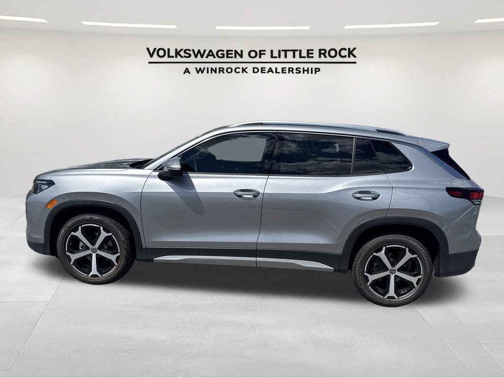 New 2025 Volkswagen Tiguan SE image 8