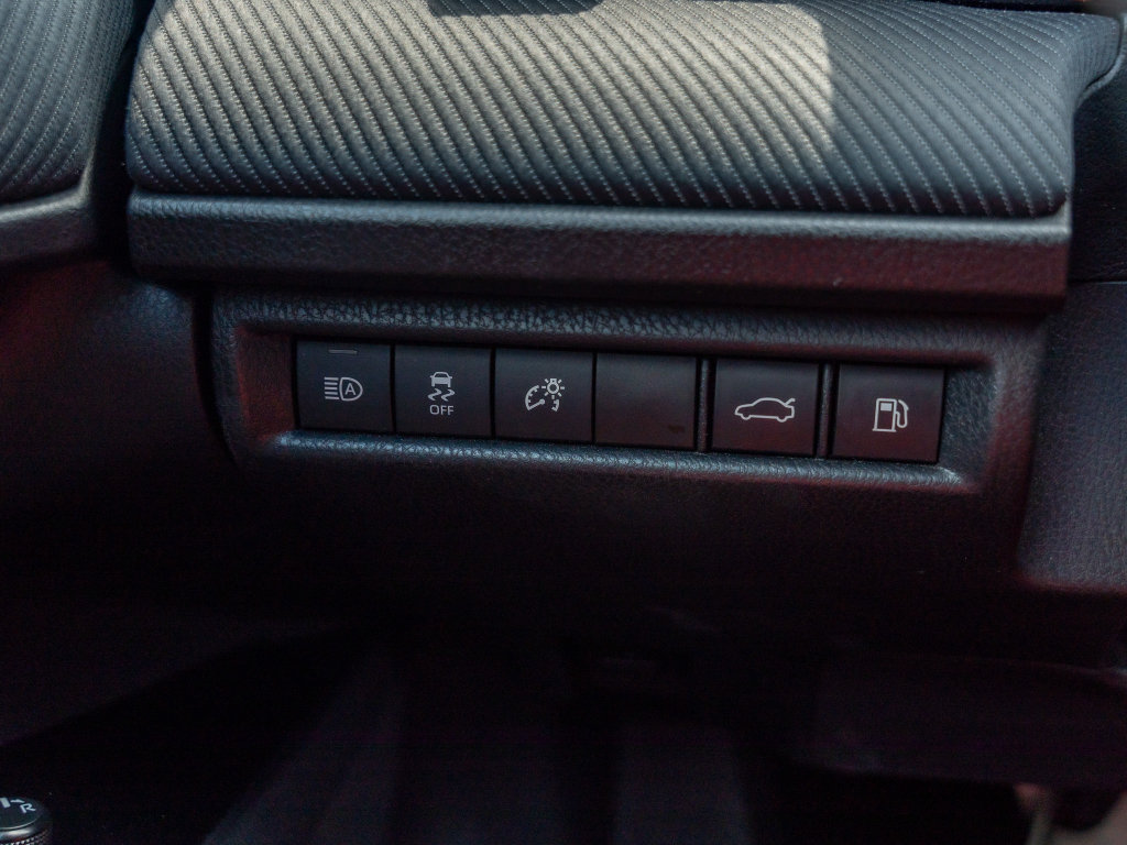 Used 2025 Toyota Camry SE FWD image 27