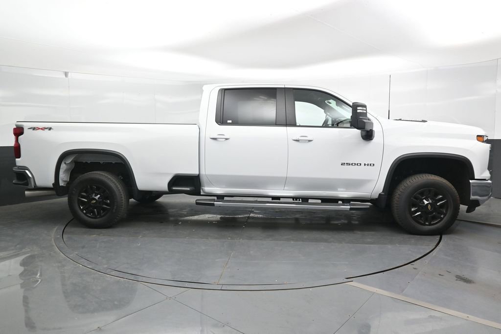 Used 2025 Chevrolet Silverado 2500 LT w/ Safety Package AWD/4WD image 4