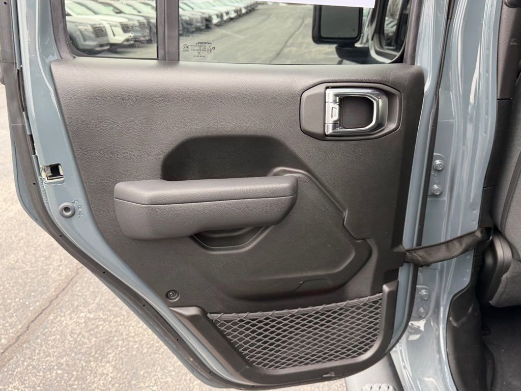 Used 2025 Jeep Gladiator Willys image 15