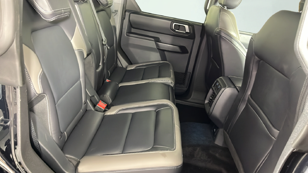 Used 2025 Ford Bronco Outer Banks w/ Sasquatch Package AWD/4WD image 22