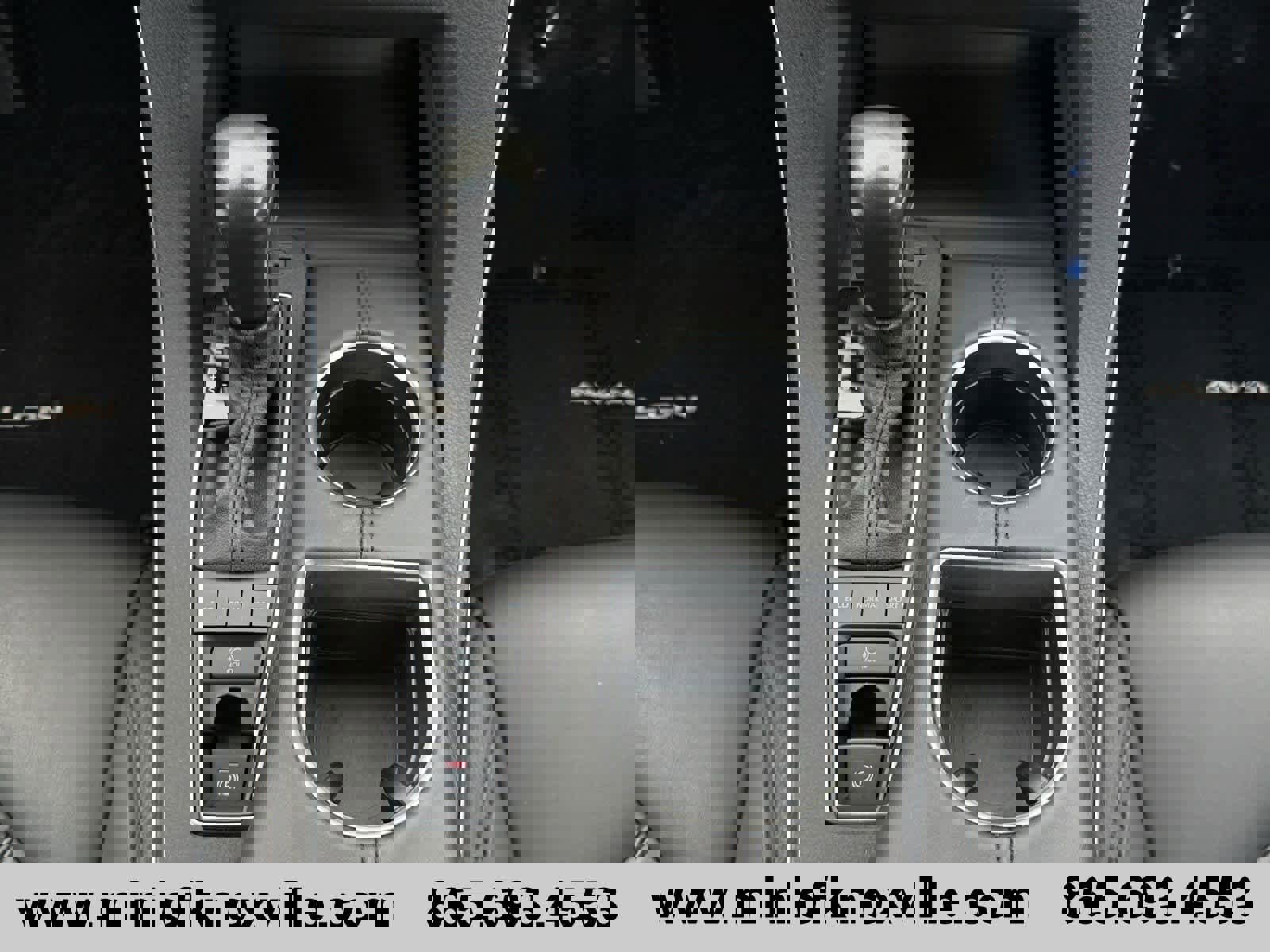 Used 2022 Toyota Avalon XLE w/ Moonroof Package image 18