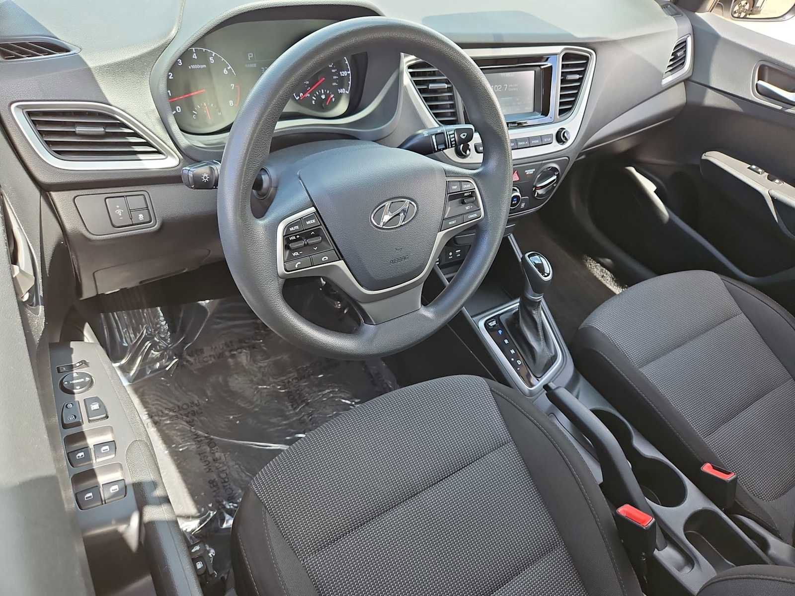 Used 2020 Hyundai Accent SE FWD image 10