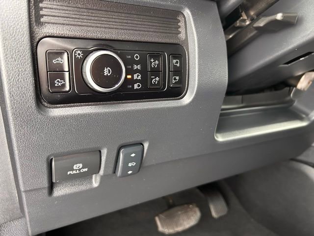 Used 2025 Ford F350 Lariat w/ Black Appearance Package image 28