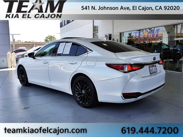 Used 2024 Lexus ES 300h Ultra Luxury w/ Accessory Package (Z2) FWD image 8