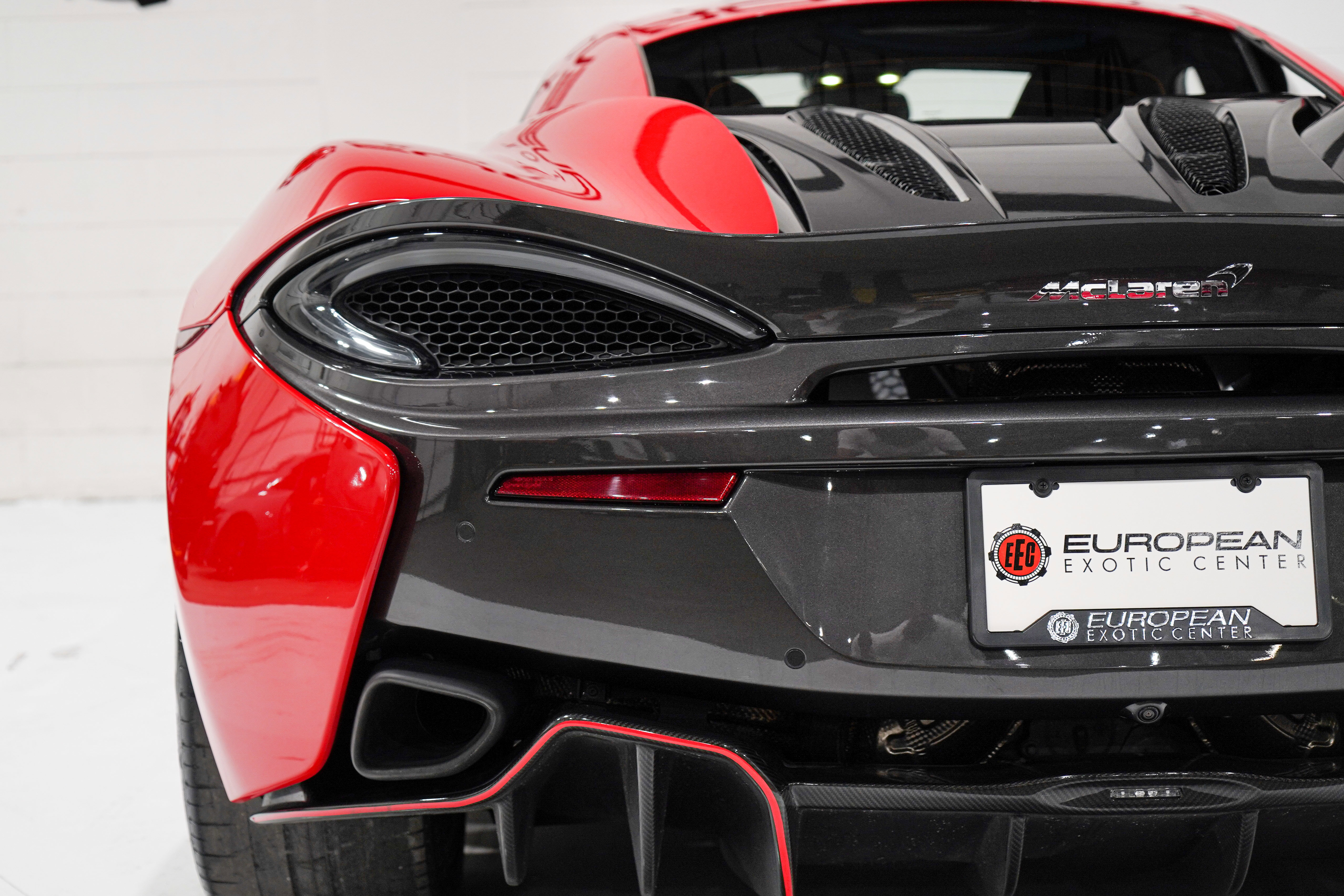 Used 2017 McLaren 570S Coupe RWD image 35