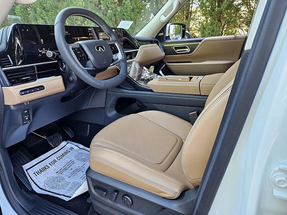 New 2026 INFINITI QX80 Luxe image 7