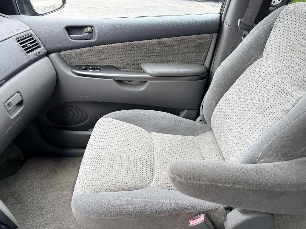 Used 2006 Toyota Sienna CE FWD image 13