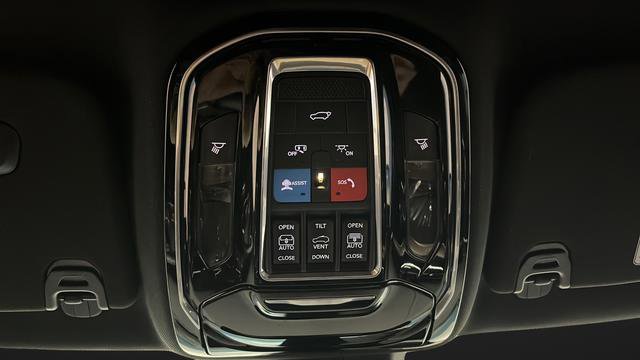 Used 2023 Jeep Grand Wagoneer 4WD w/ Flexible Seating Group image 44