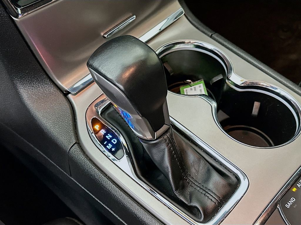 Certified 2022 Jeep Grand Cherokee Laredo X image 27
