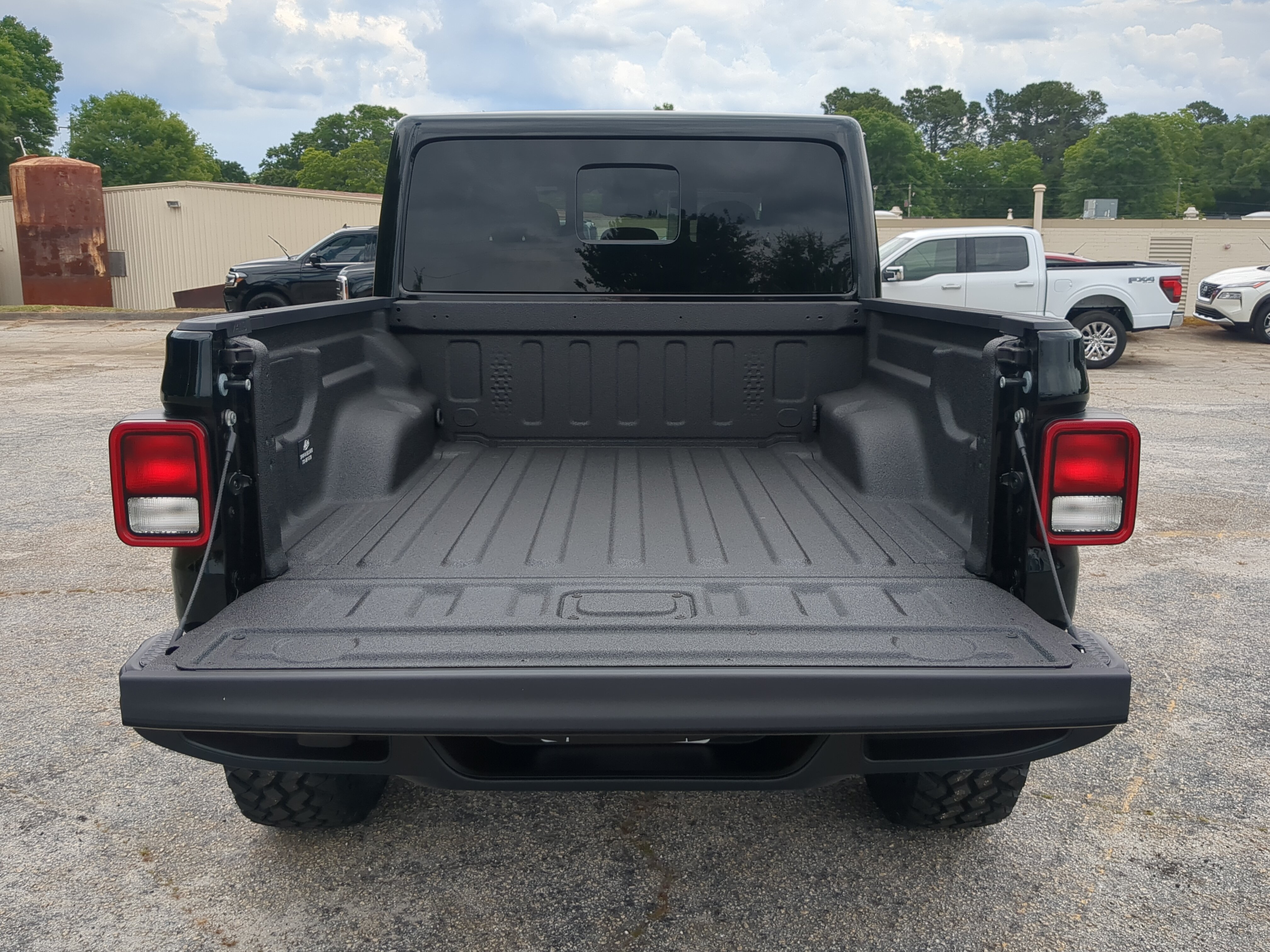 New 2026 Jeep Gladiator Sport AWD/4WD image 12
