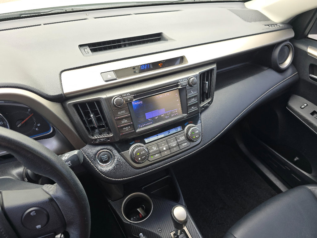 Used 2013 Toyota RAV4 Limited AWD/4WD image 25
