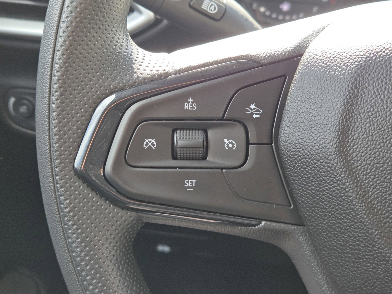 Used 2023 Chevrolet TrailBlazer LS image 23