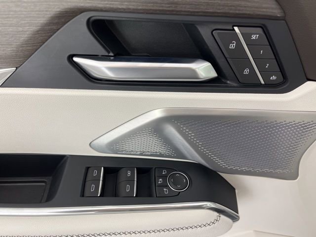 Used 2025 GMC Acadia Denali w/ Super Cruise Package image 31