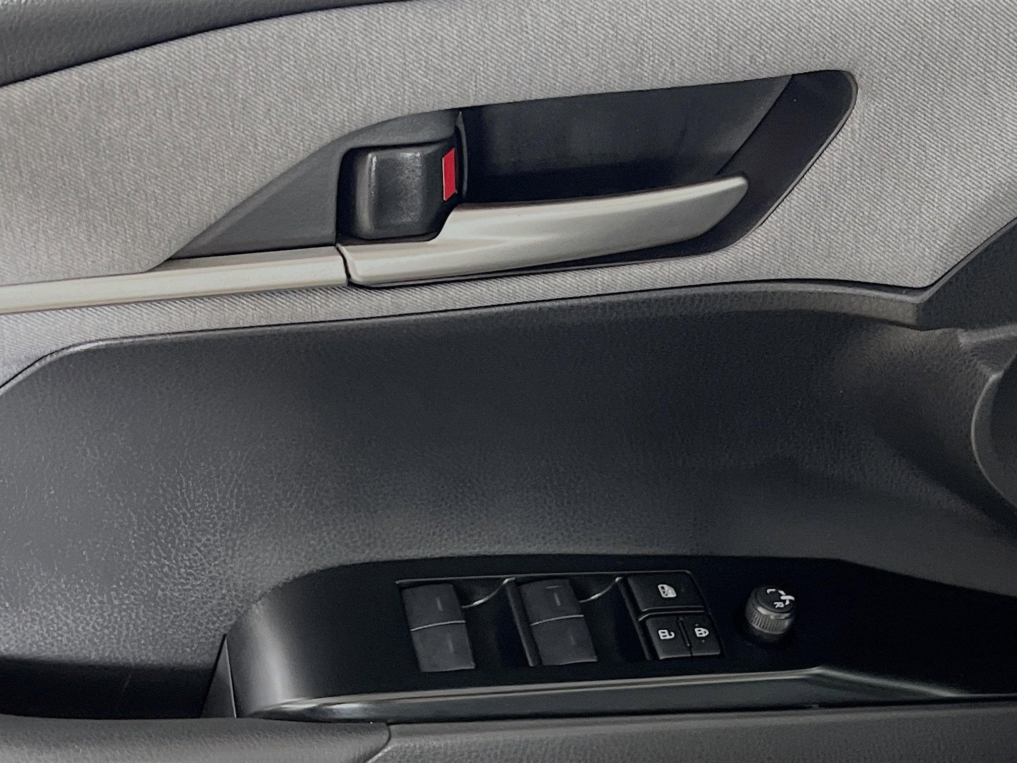 Used 2025 Toyota Camry LE image 17