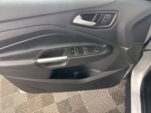 Used 2018 Ford Escape SE w/ SE Sport Appearance Package FWD image 18