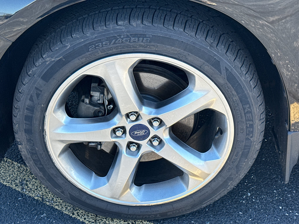 Used 2015 Ford Fusion SE w/ Equipment Group 201A FWD image 9