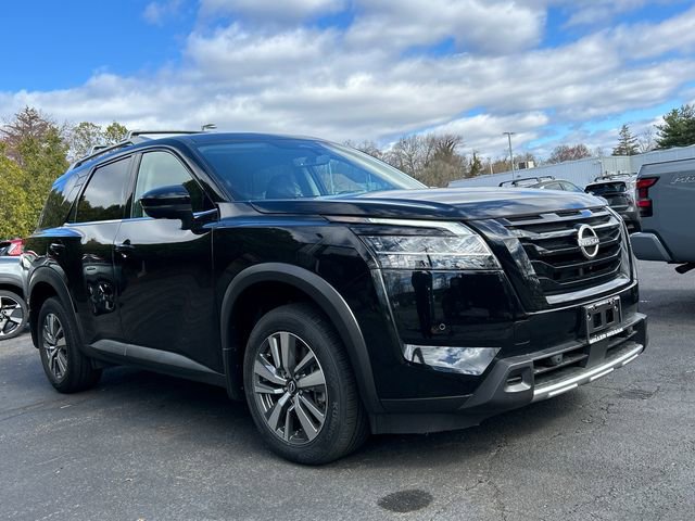 Certified 2023 Nissan Pathfinder SL w/ Black Appearance Package