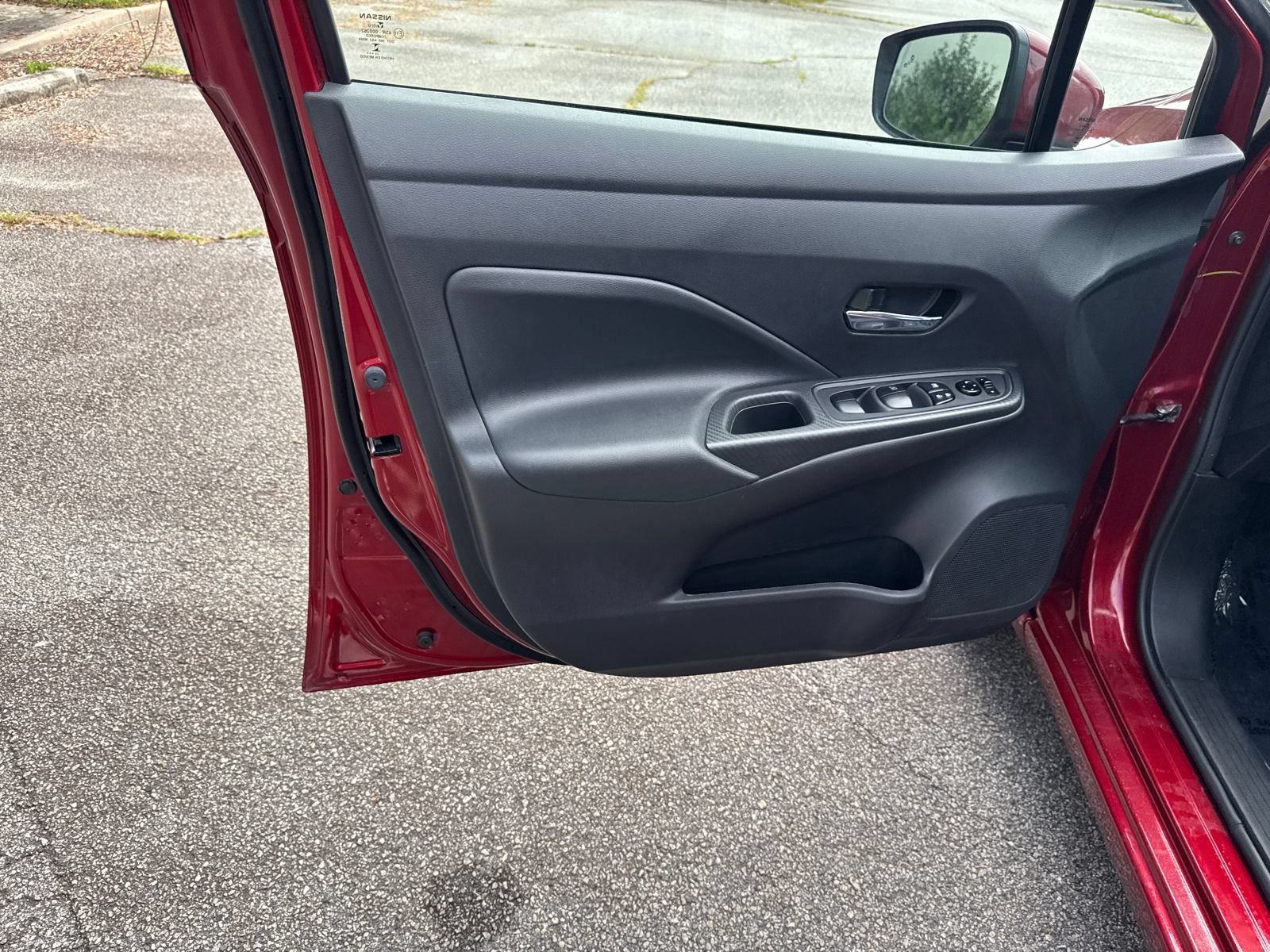 Used 2025 Nissan Versa SV FWD image 10
