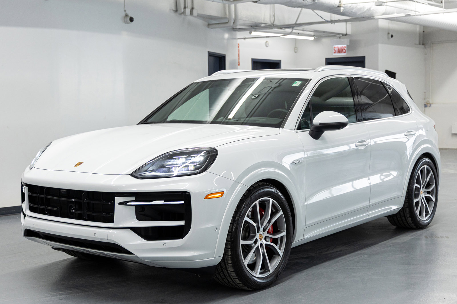 Used 2025 Porsche Cayenne S image 1